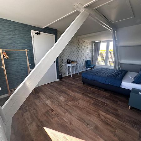 Eetcafe Punt Bed and Breakfast Roelofarendsveen Buitenkant foto