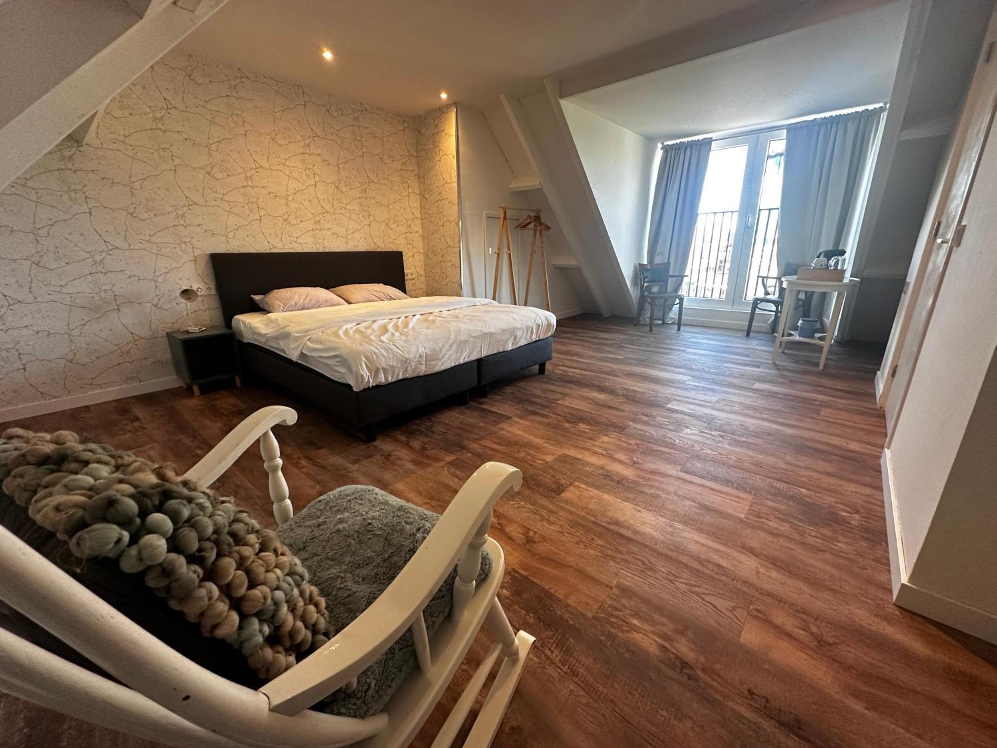 Eetcafe Punt Bed and Breakfast Roelofarendsveen Buitenkant foto
